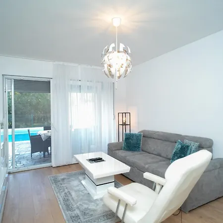 Paradise On The River Villa *