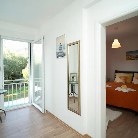 Paradise On The River *