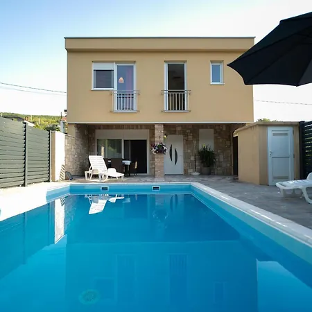 Vila Paradise On The River *
