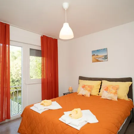 Paradise On The River *