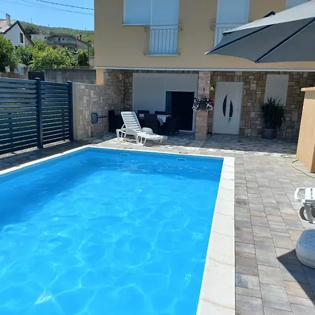 Paradise On The River *