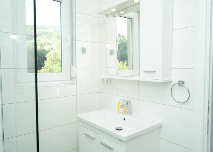 Villa Paradise On The River *