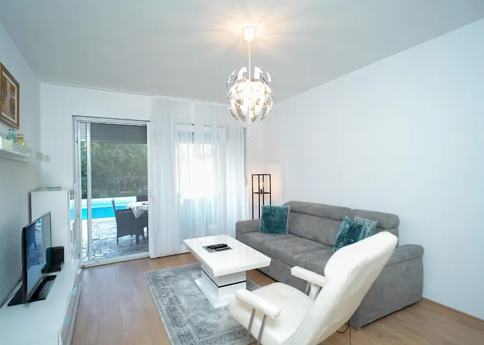 Paradise On The River Villa *