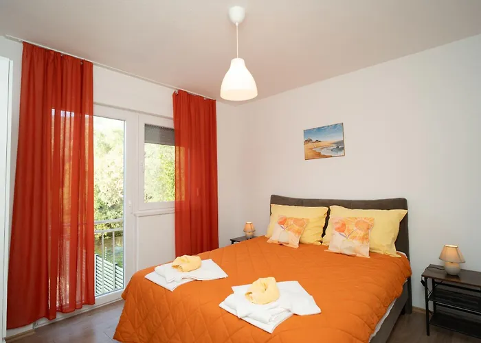 Paradise On The River *